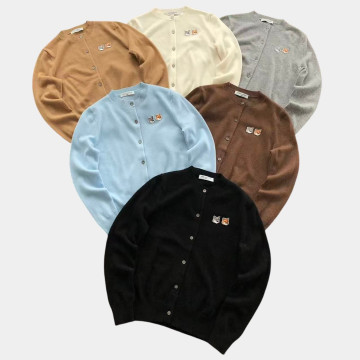 [Maison Kitsuné] 메종키츠네 더블 폭스 헤드 패치 라운드넥 가디건
